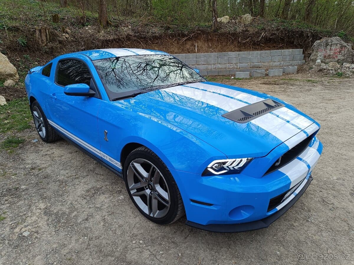 2010 Ford GT - 2