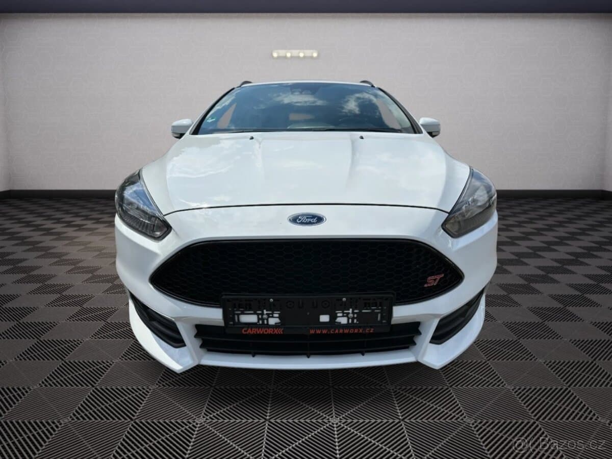 2017 Ford FOCUS - 2