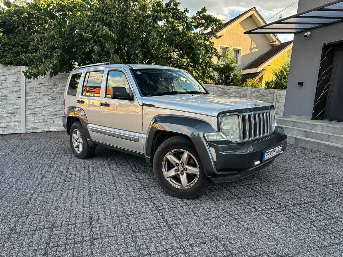 2008 Jeep CHEROKEE - 2