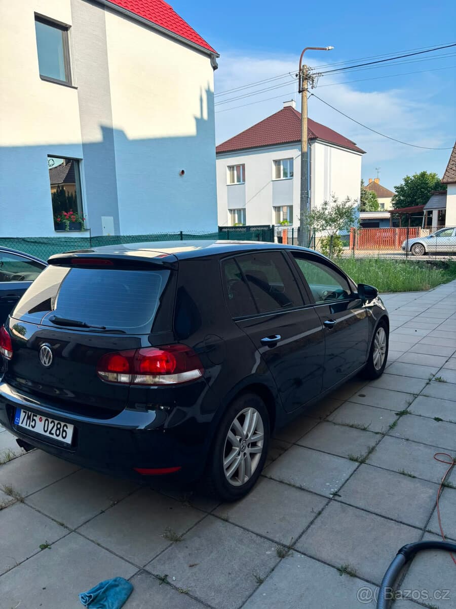 2009 Volkswagen GOLF - 2