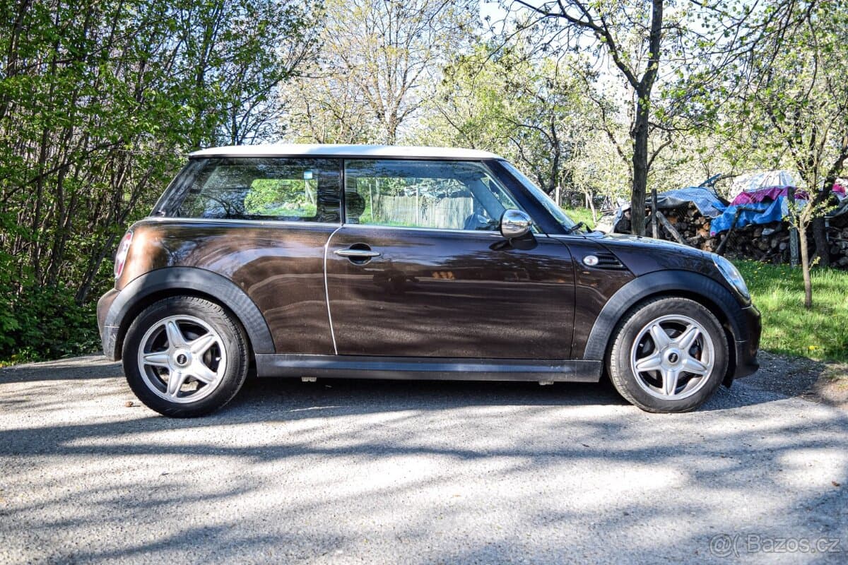 2010 Mini COOPER - 2