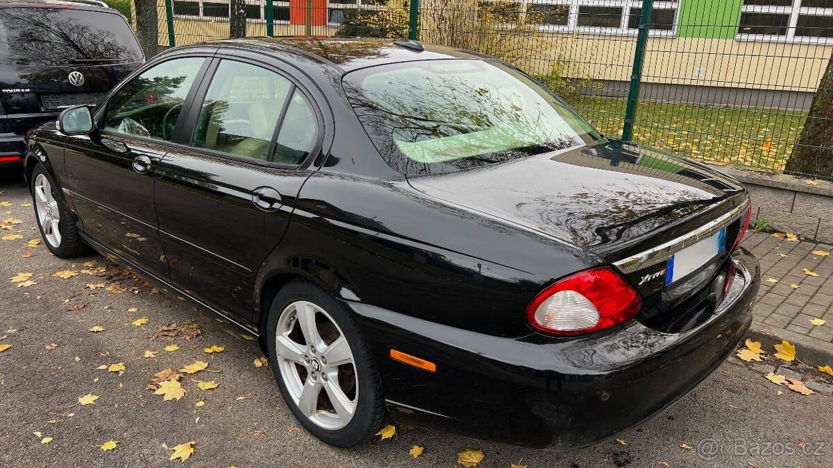 2010 Jaguar X-TYPE - 2