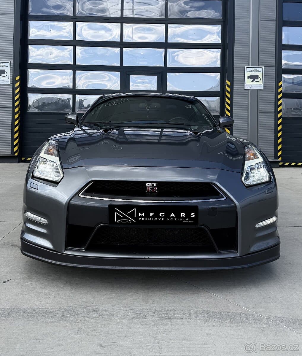 2015 Nissan GT-R - 2