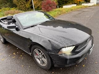 2011 Ford MUSTANG - 2