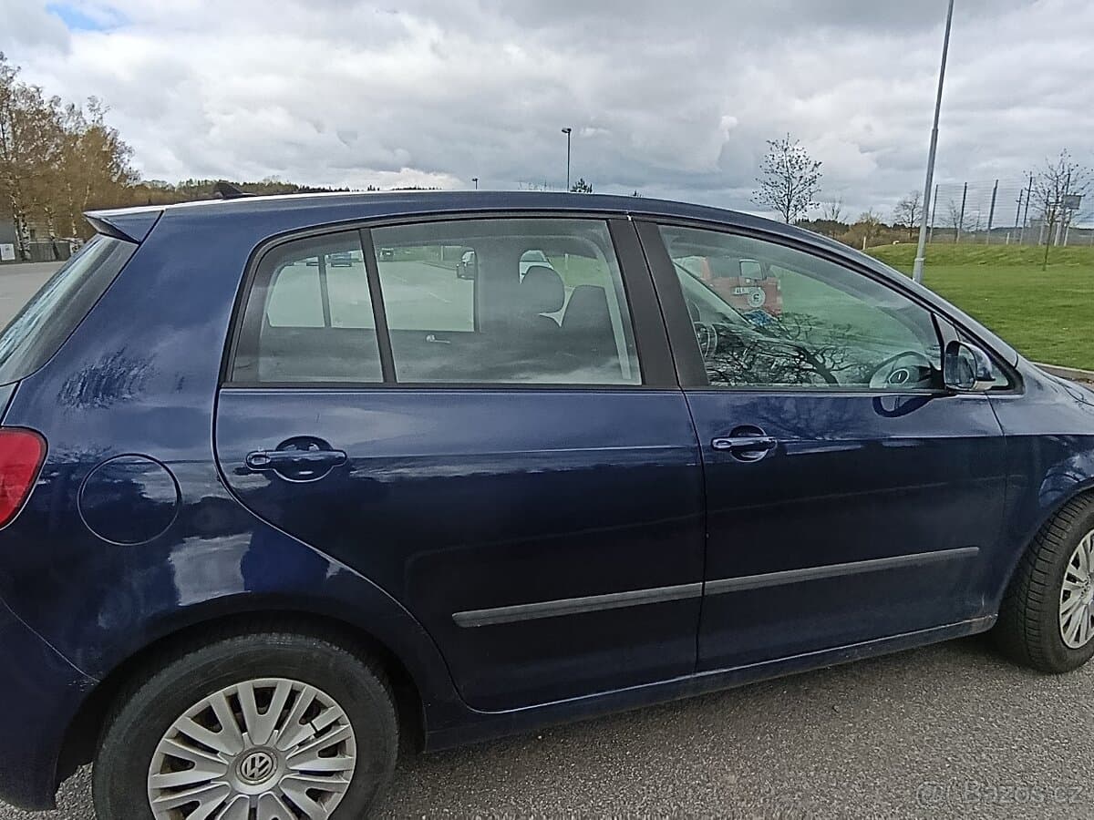 2011 Volkswagen GOLF - 2