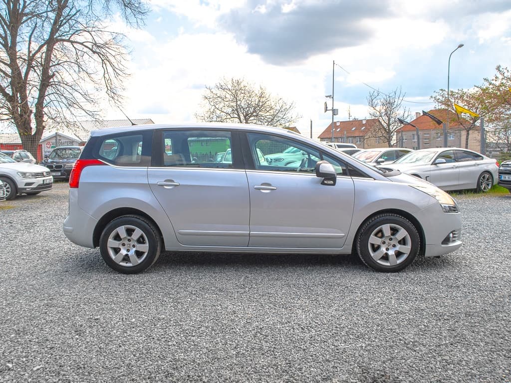 2012 Peugeot 5008 - 2