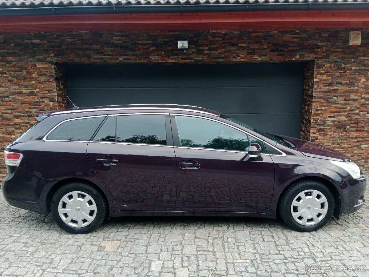 2010 Toyota AVENSIS - 2