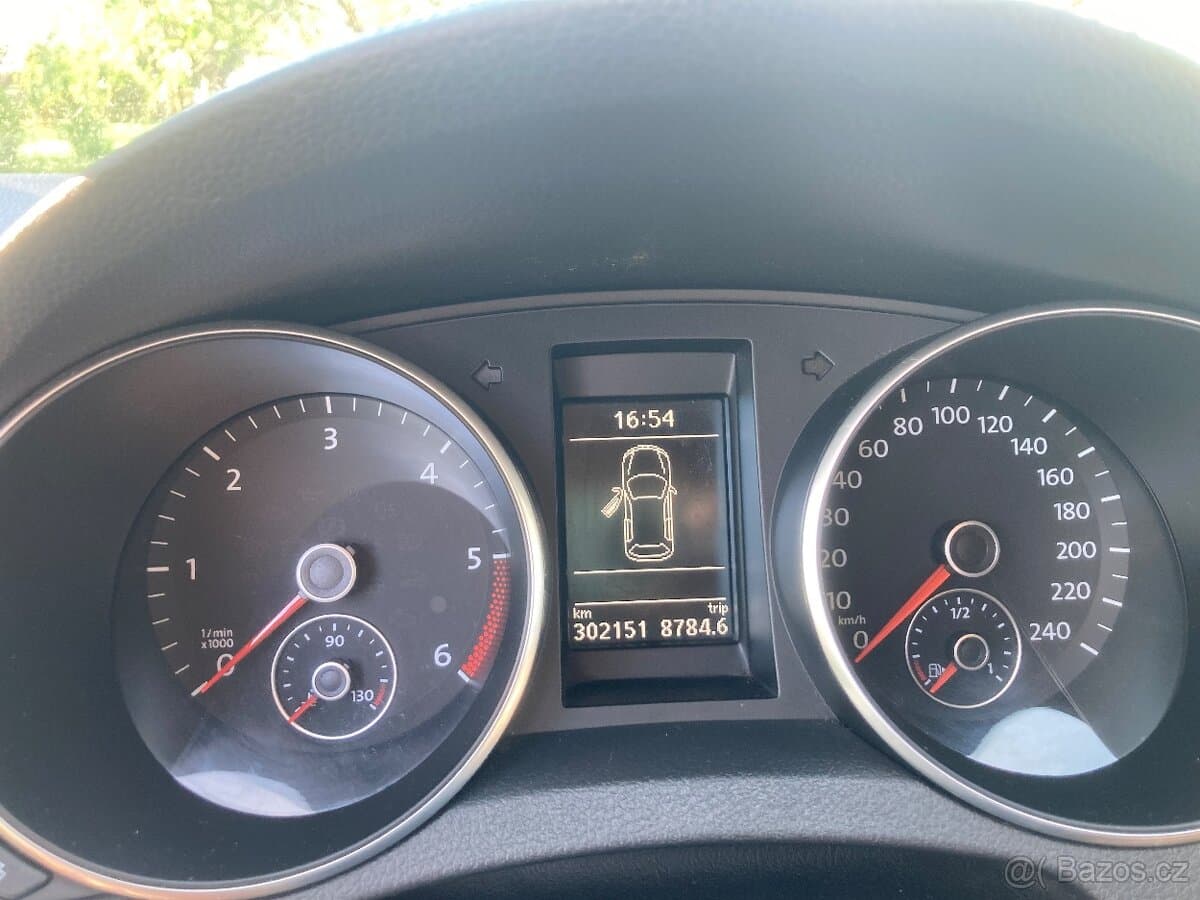 2010 Volkswagen GOLF - 2
