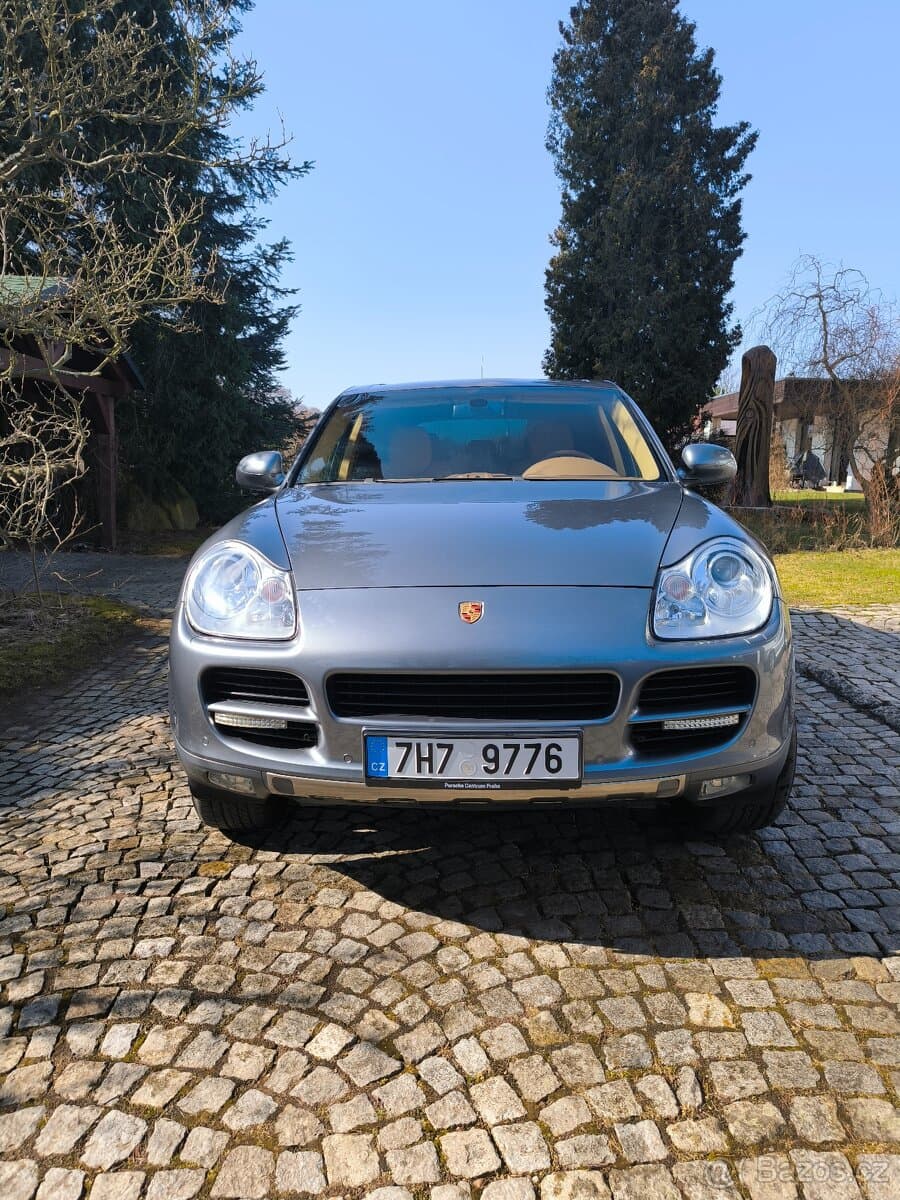 2004 Porsche CAYENNE - 2