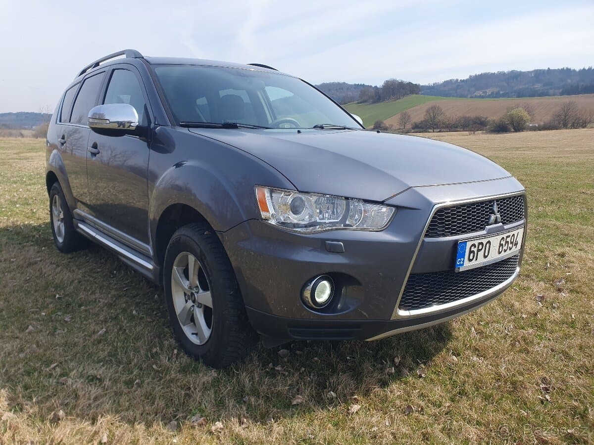 2011 Mitsubishi OUTLANDER - 2