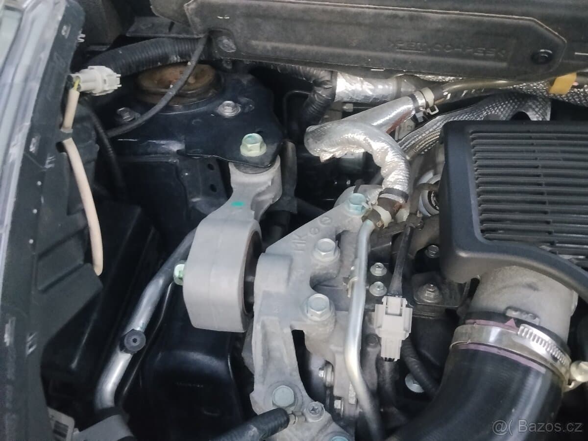 Nissan JUKE - 2