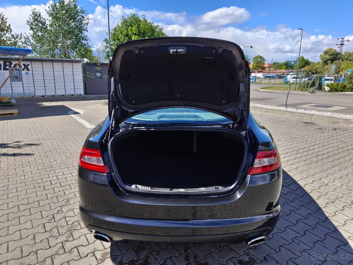 2009 Jaguar XF - 2