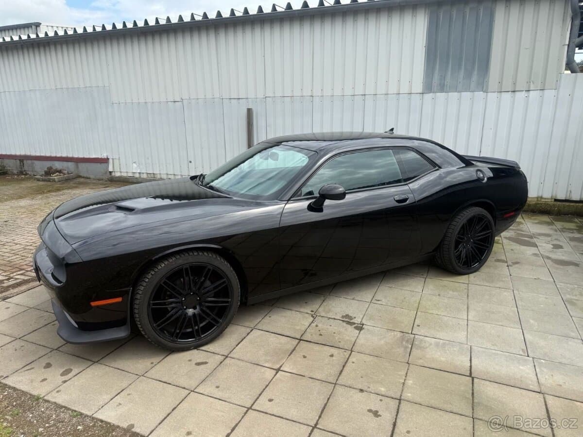 2017 Dodge CHALLENGER - 2