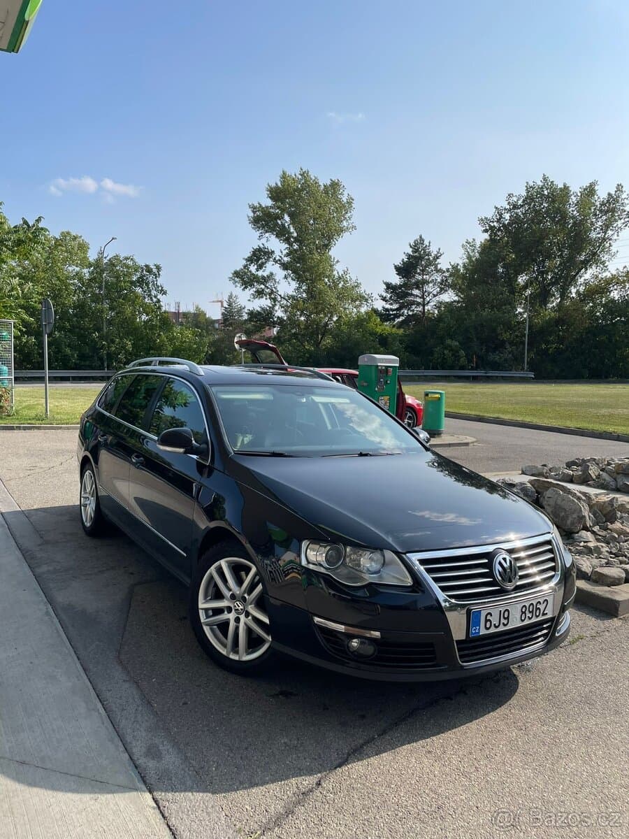 2010 Volkswagen PASSAT - 2
