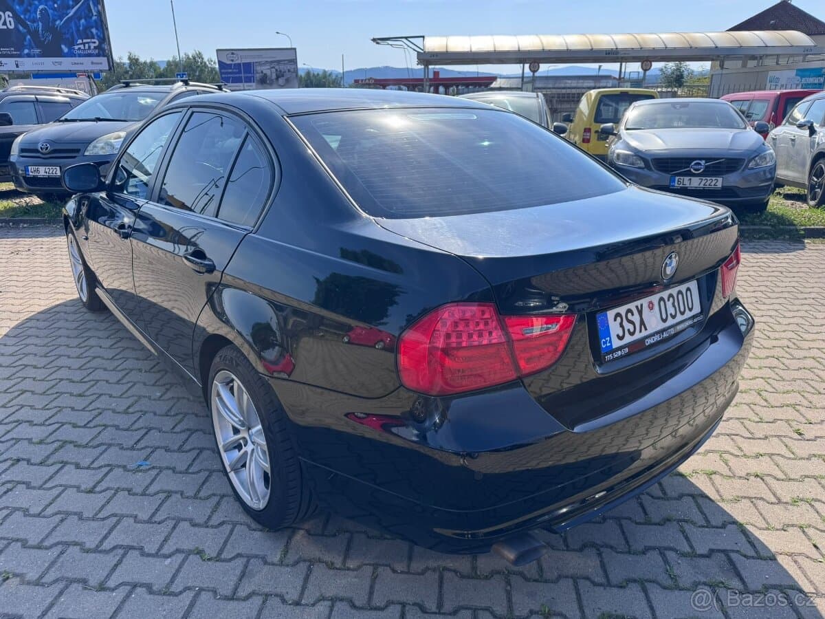 2011 BMW 3-SERIES - 2