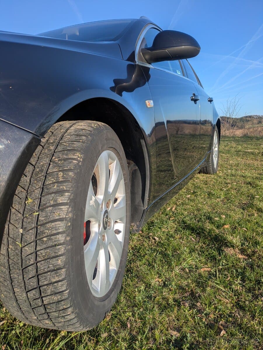 Opel INSIGNIA - 2