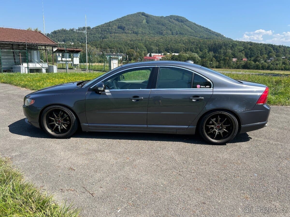 Volvo S80 - 2