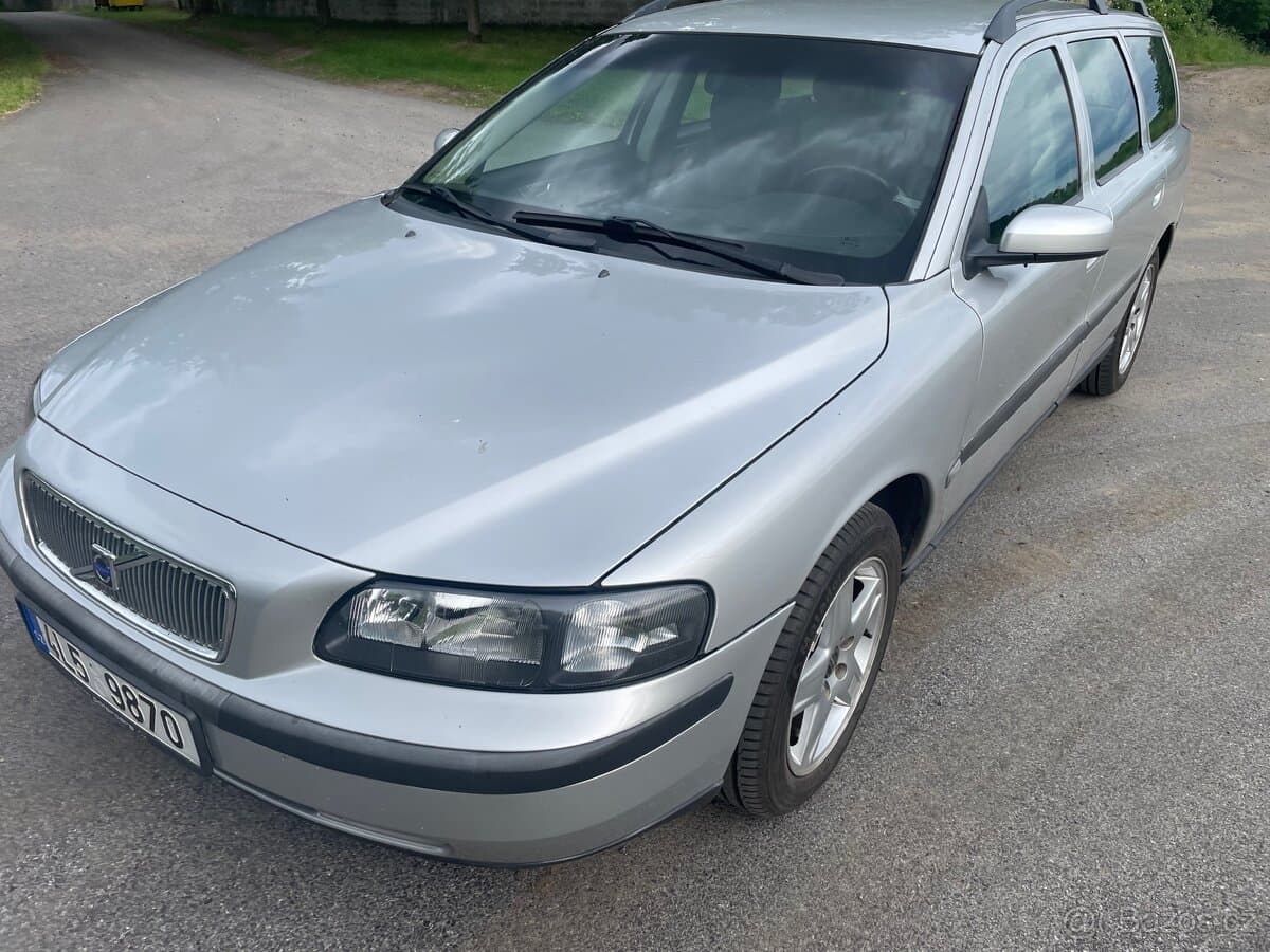 2004 Volvo V70 - 2