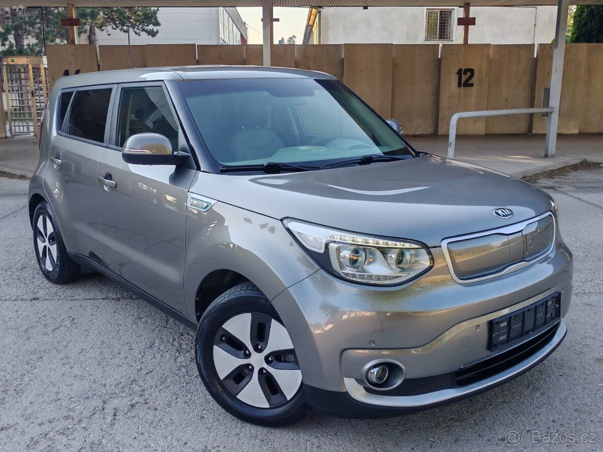 2017 Kia OSTATNÍ - 2