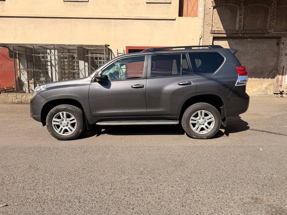 2012 Toyota LAND CRUISER - 2