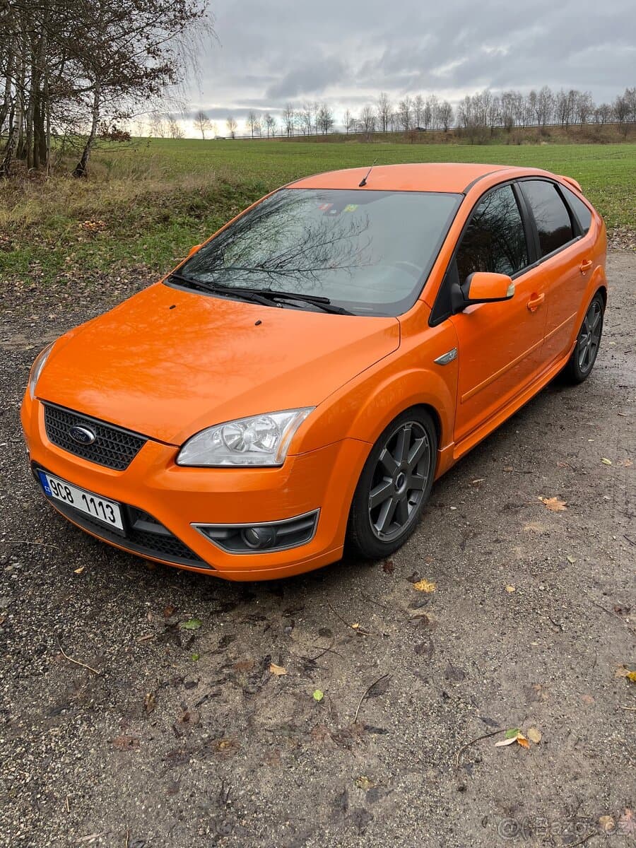 2006 Ford FOCUS - 2