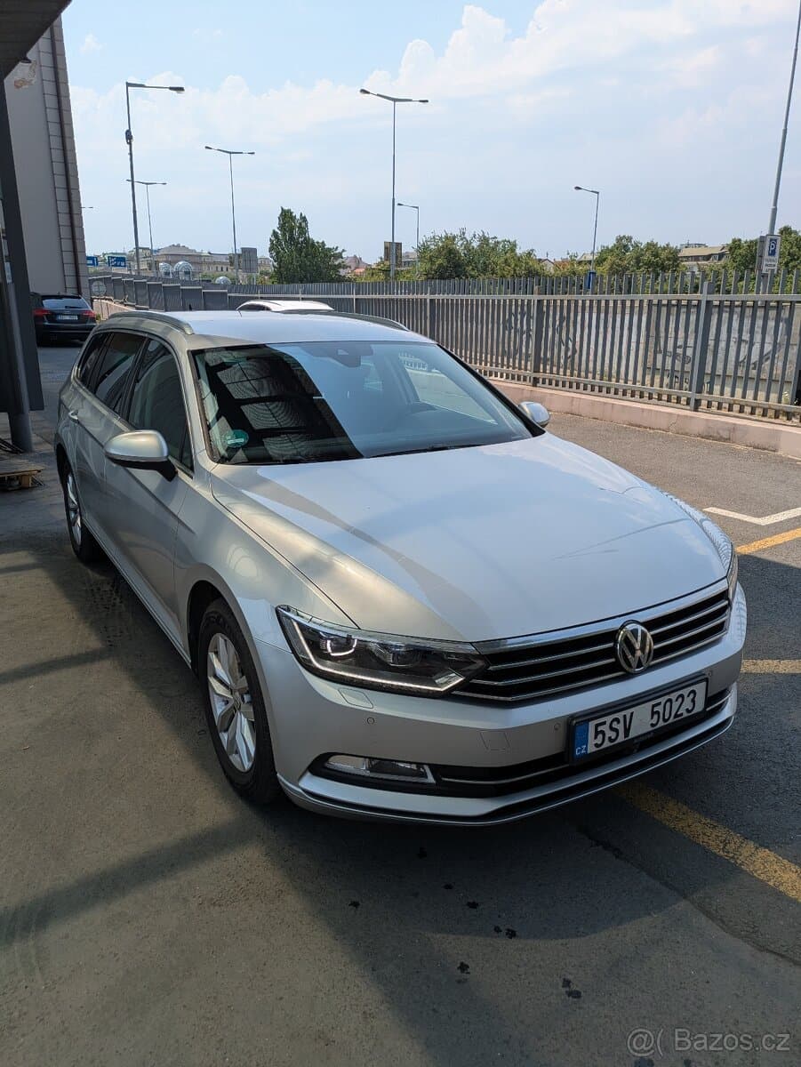 2018 Volkswagen PASSAT - 2