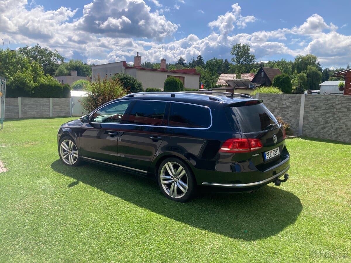 2011 Volkswagen PASSAT - 2