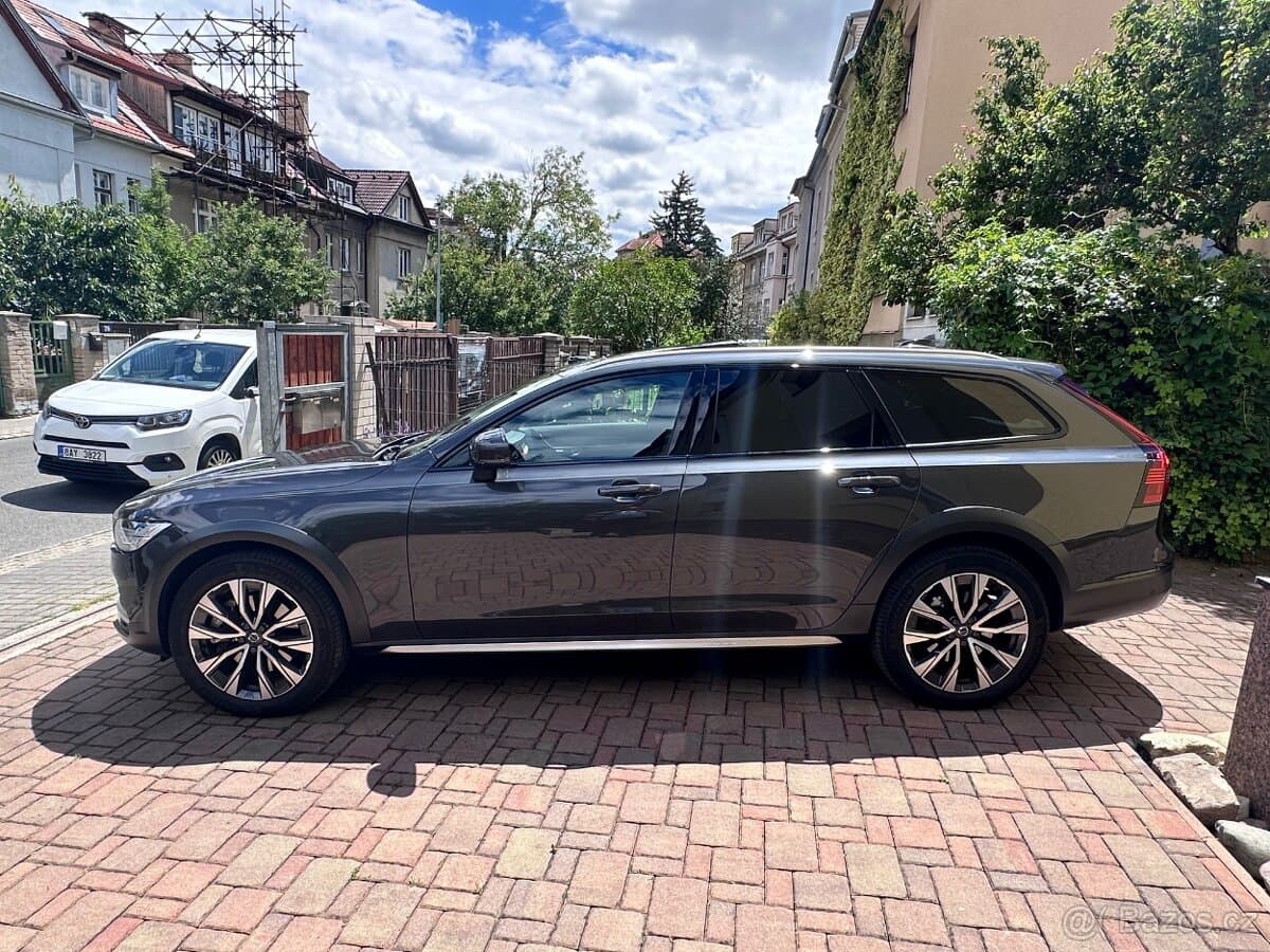 2023 Volvo V90 - 2