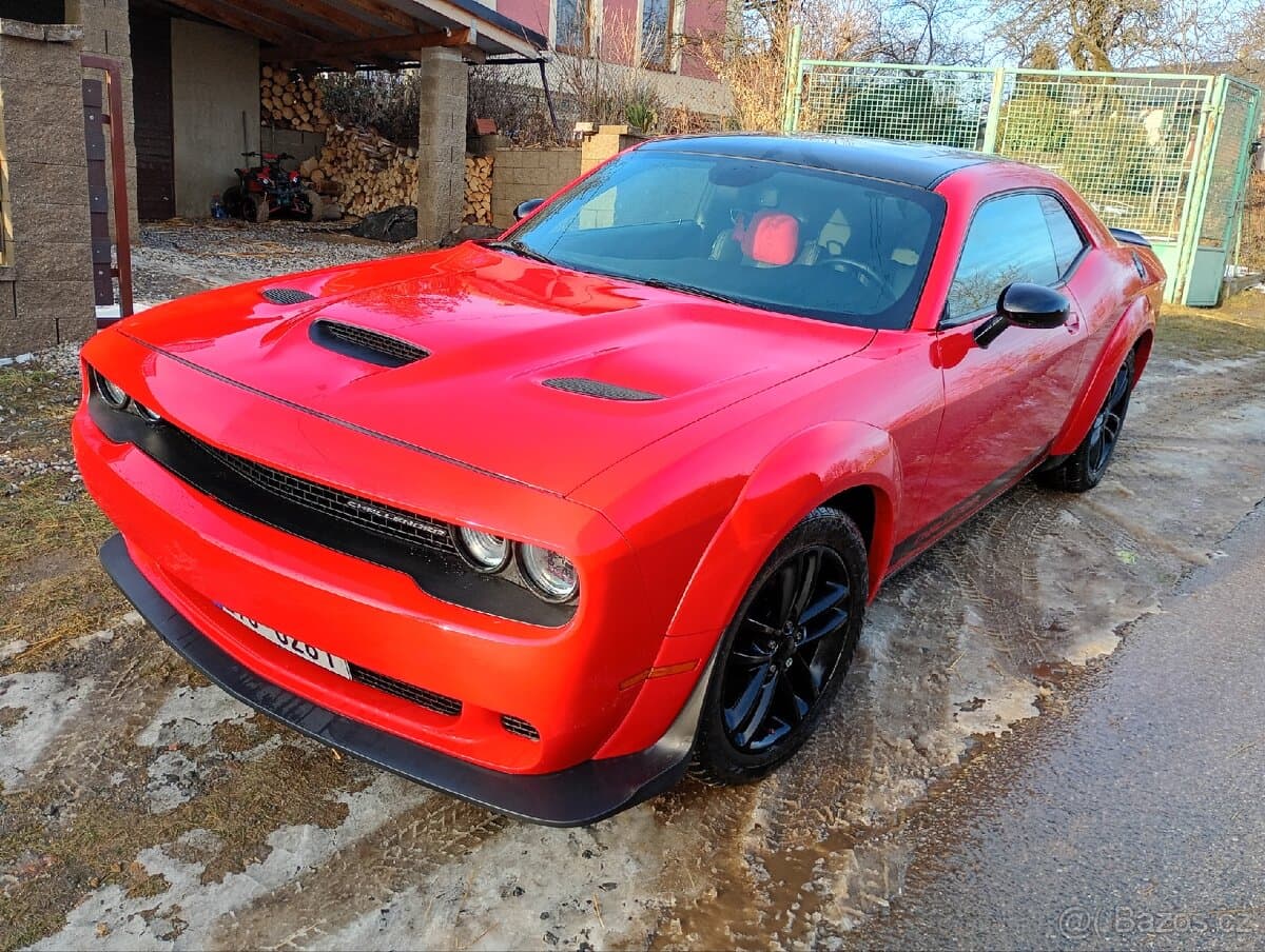 2019 Dodge CHALLENGER - 2