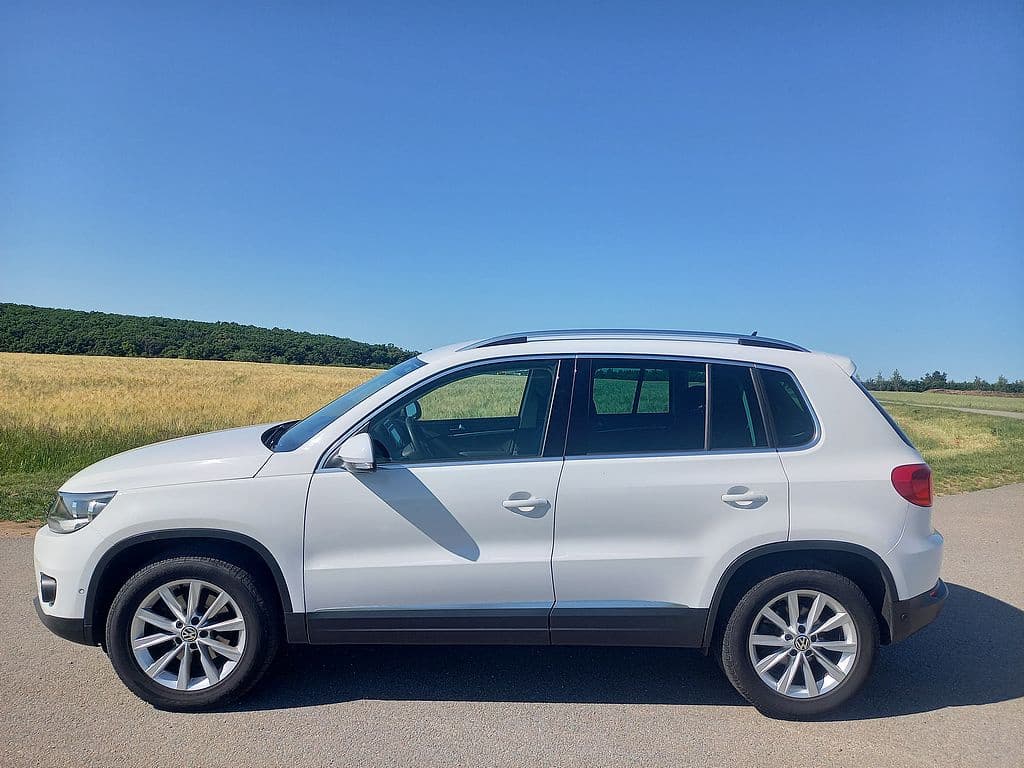 2012 Volkswagen TIGUAN - 2