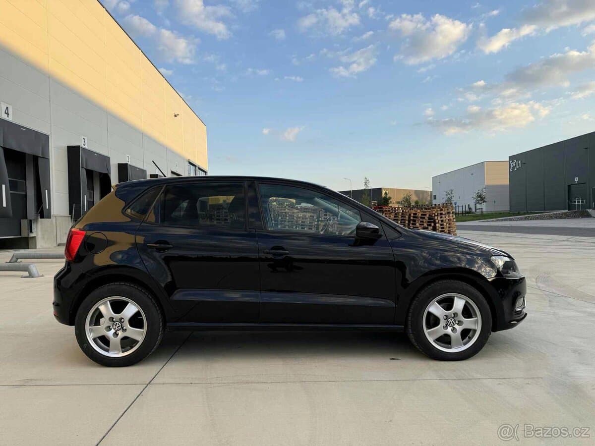 2016 Volkswagen POLO - 2