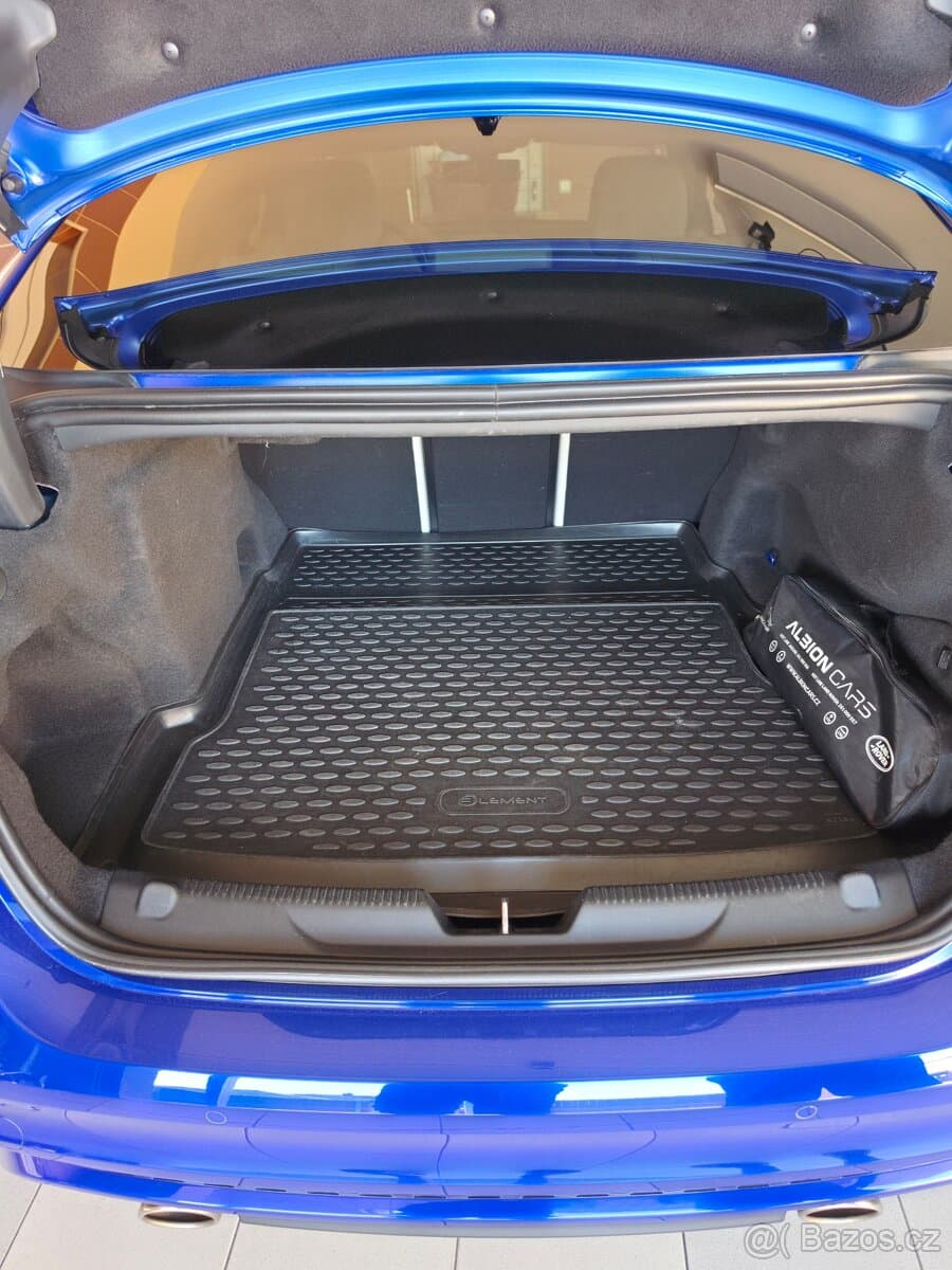 2019 Jaguar XE - 2