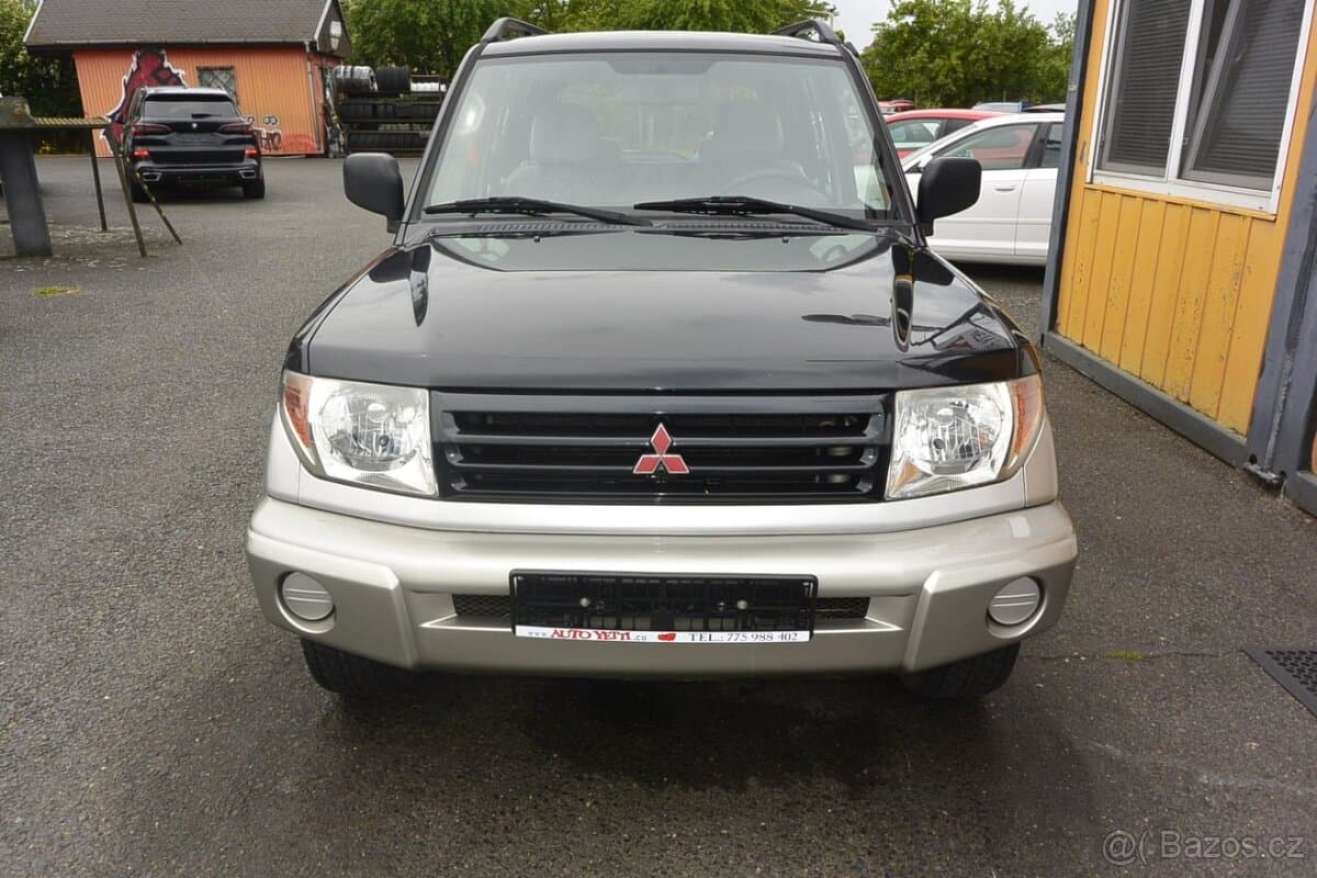 2004 Mitsubishi PAJERO - 2