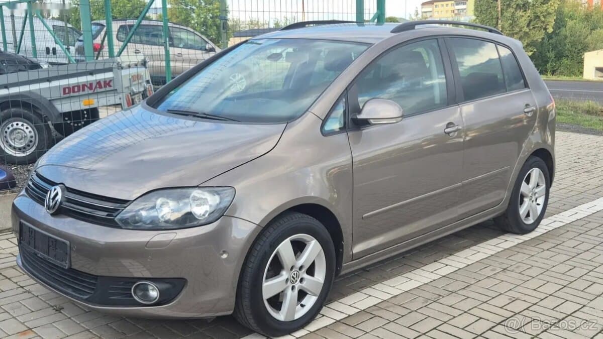 2010 Volkswagen GOLF - 2