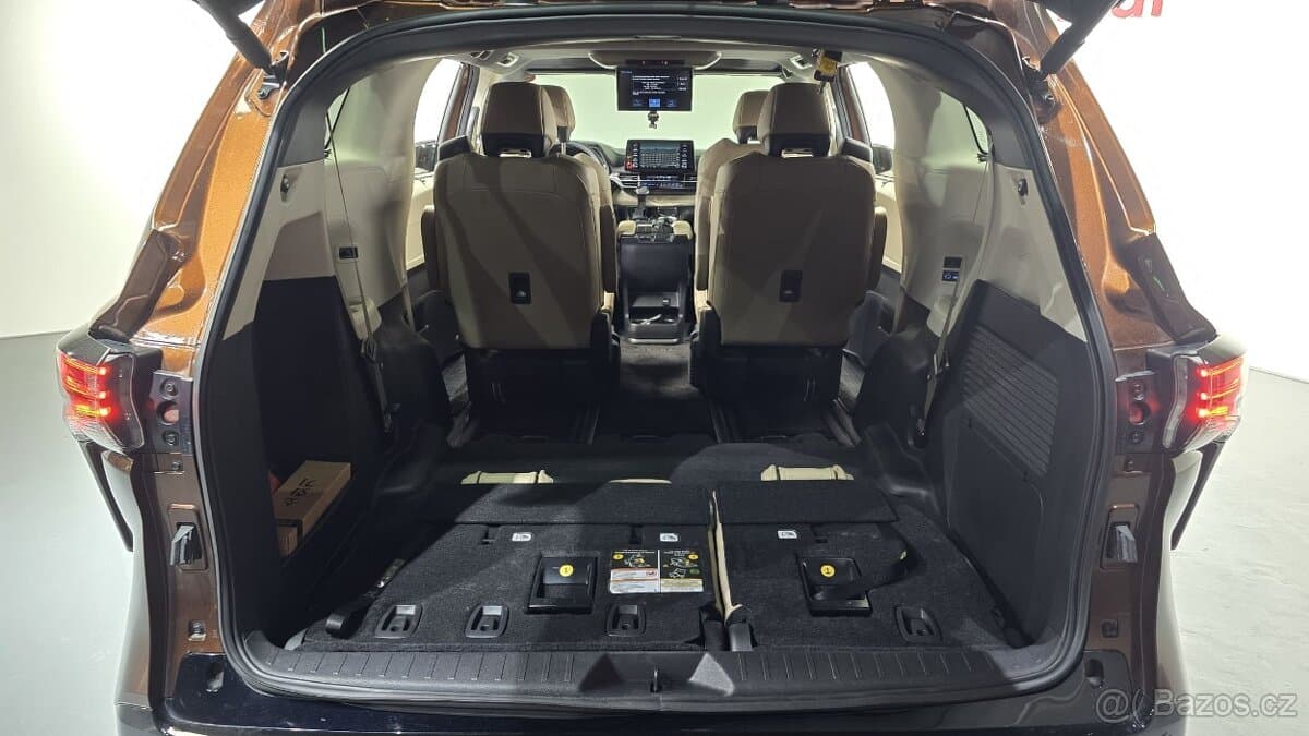 2023 Toyota SIENNA - 20