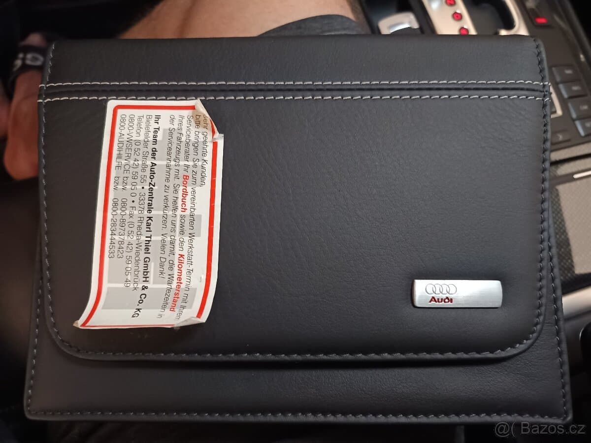 2008 Audi S8 - 20