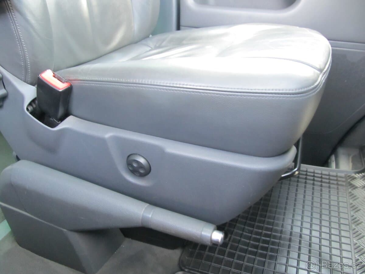 2010 Volkswagen MULTIVAN - 20