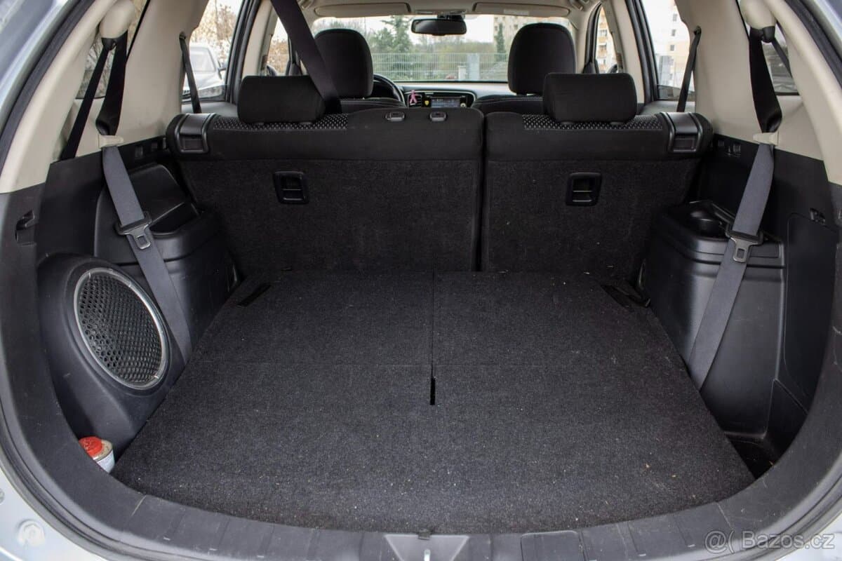 2016 Mitsubishi OUTLANDER - 20