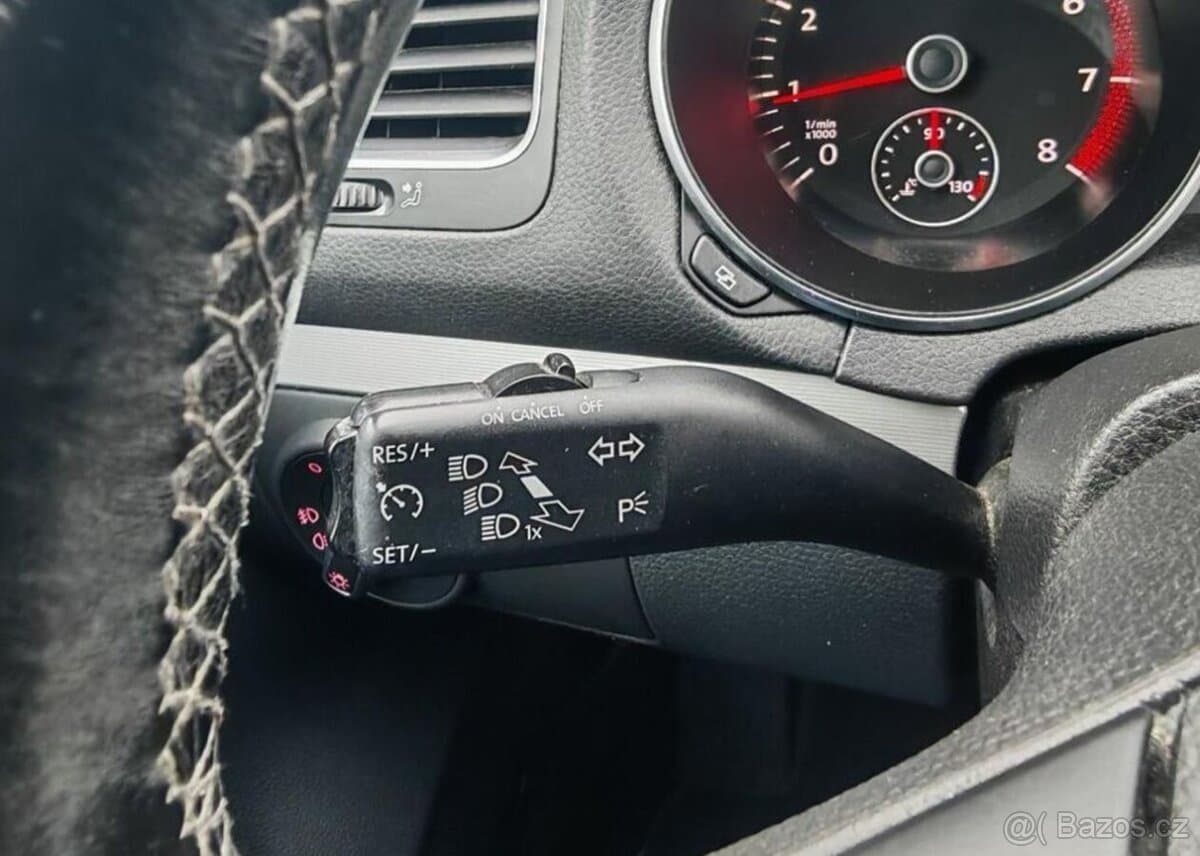 2011 Volkswagen GOLF - 20