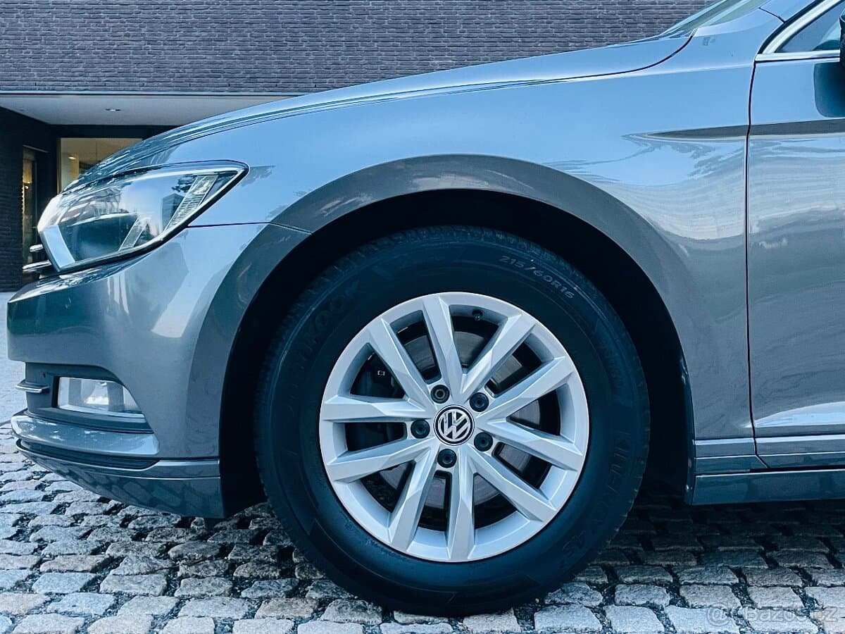 2016 Volkswagen PASSAT - 20