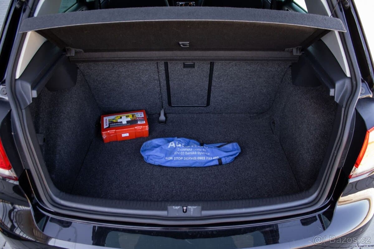 2011 Volkswagen GOLF - 20