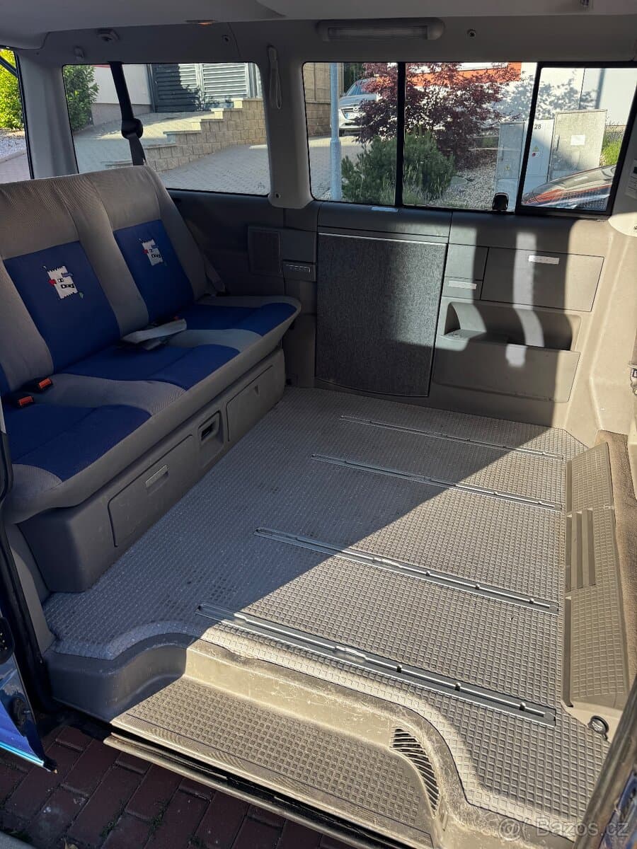 Volkswagen MULTIVAN - 39