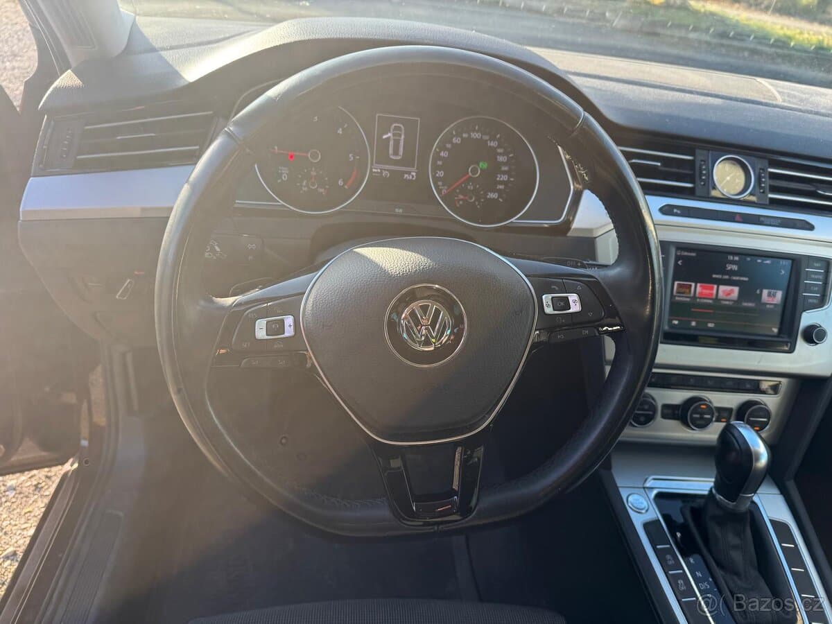 2015 Volkswagen PASSAT - 20