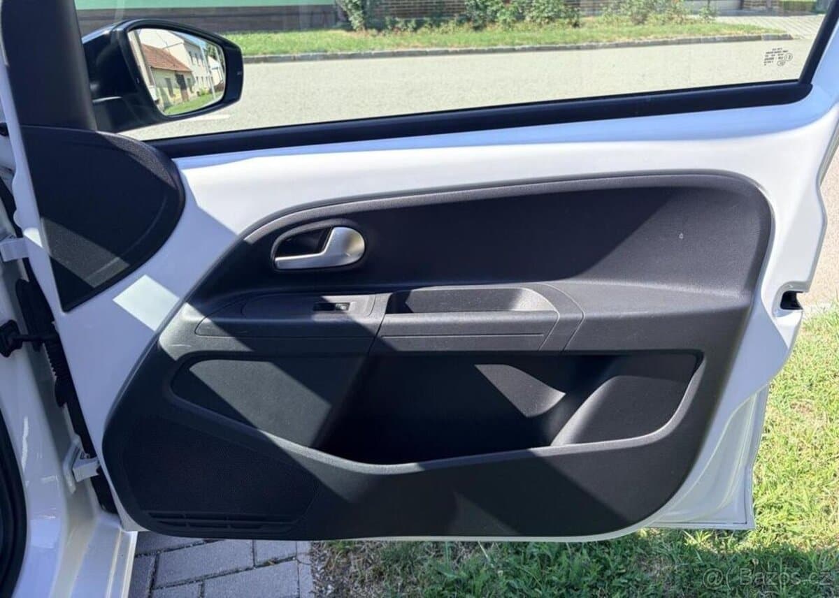 2019 Volkswagen UP! - 20