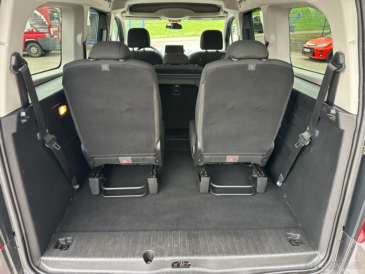 2019 Opel COMBO - 20