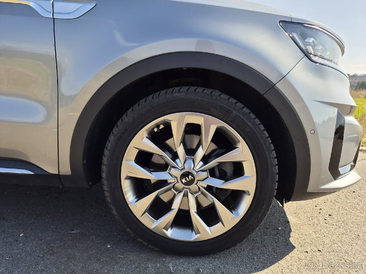 2021 Kia SORENTO - 20