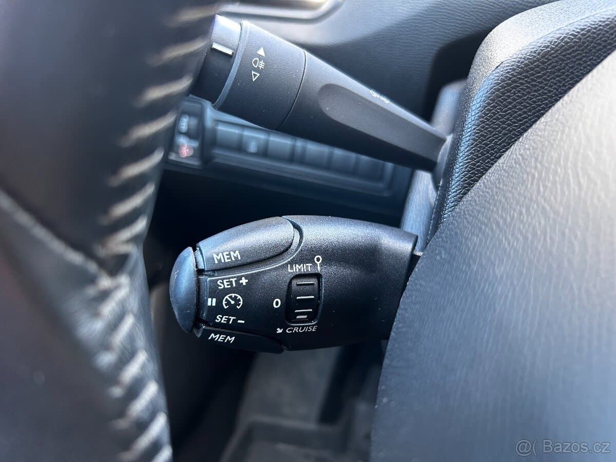 2020 Peugeot 308 - 20