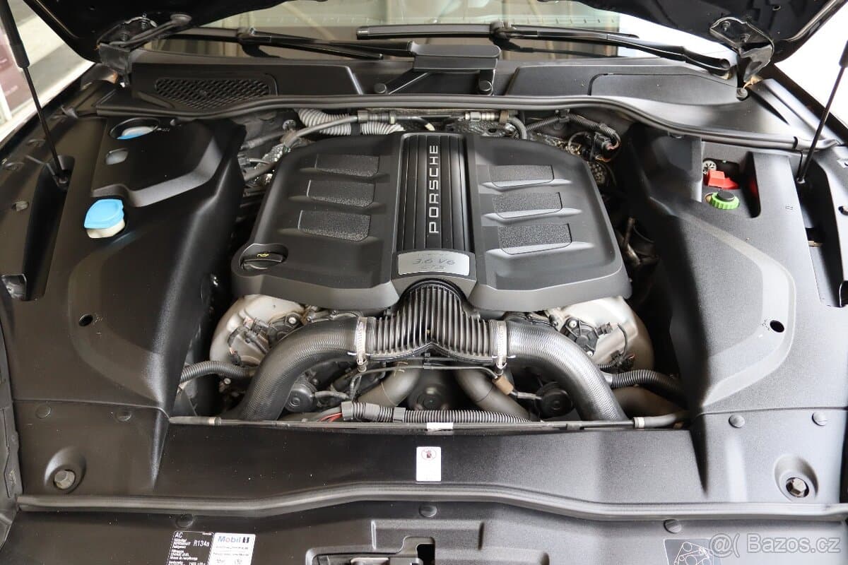 2016 Porsche CAYENNE - 20