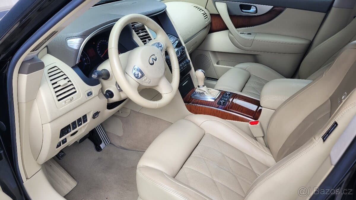 2011 Infiniti FX - 20
