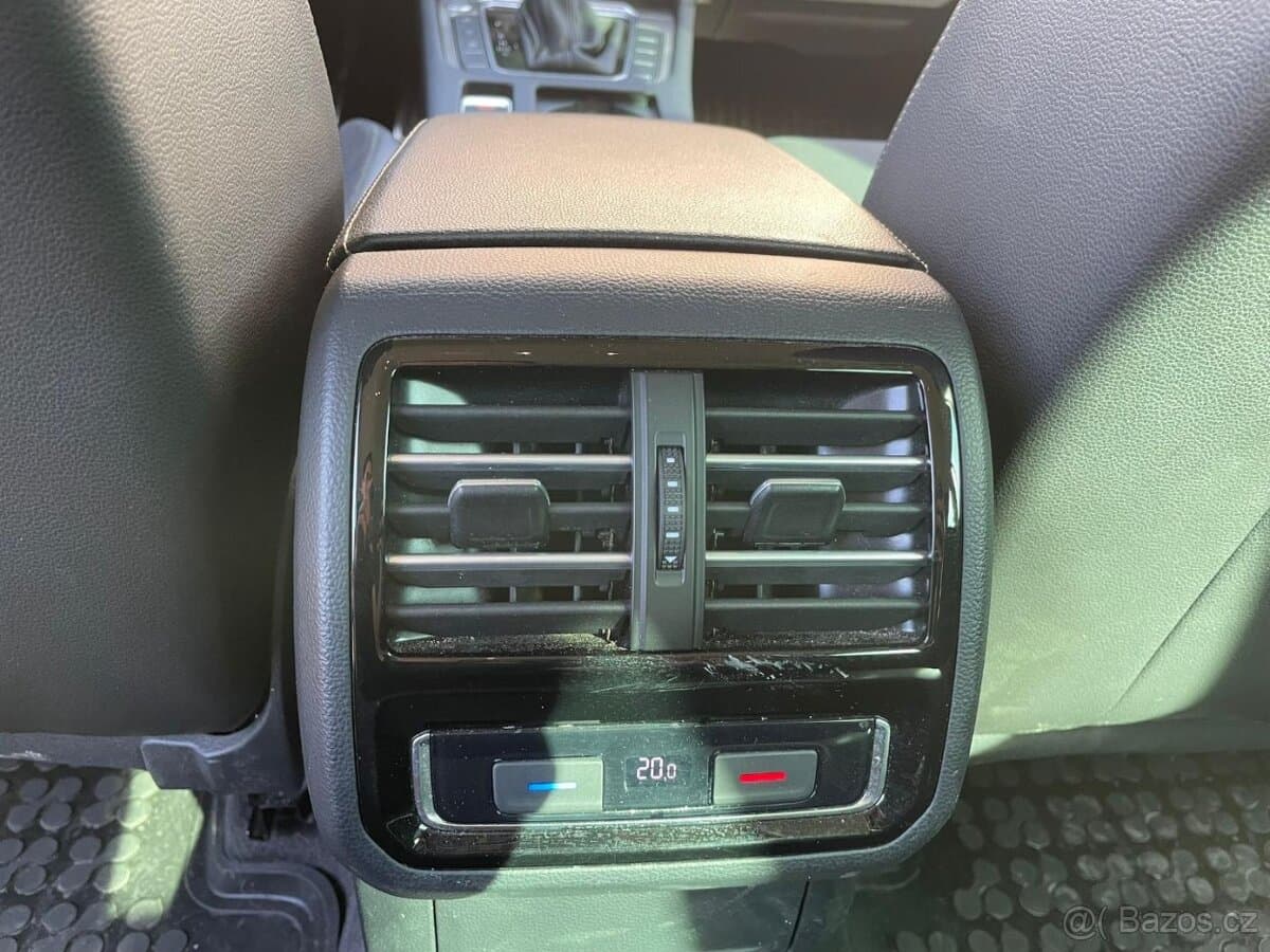 2017 Volkswagen PASSAT - 20